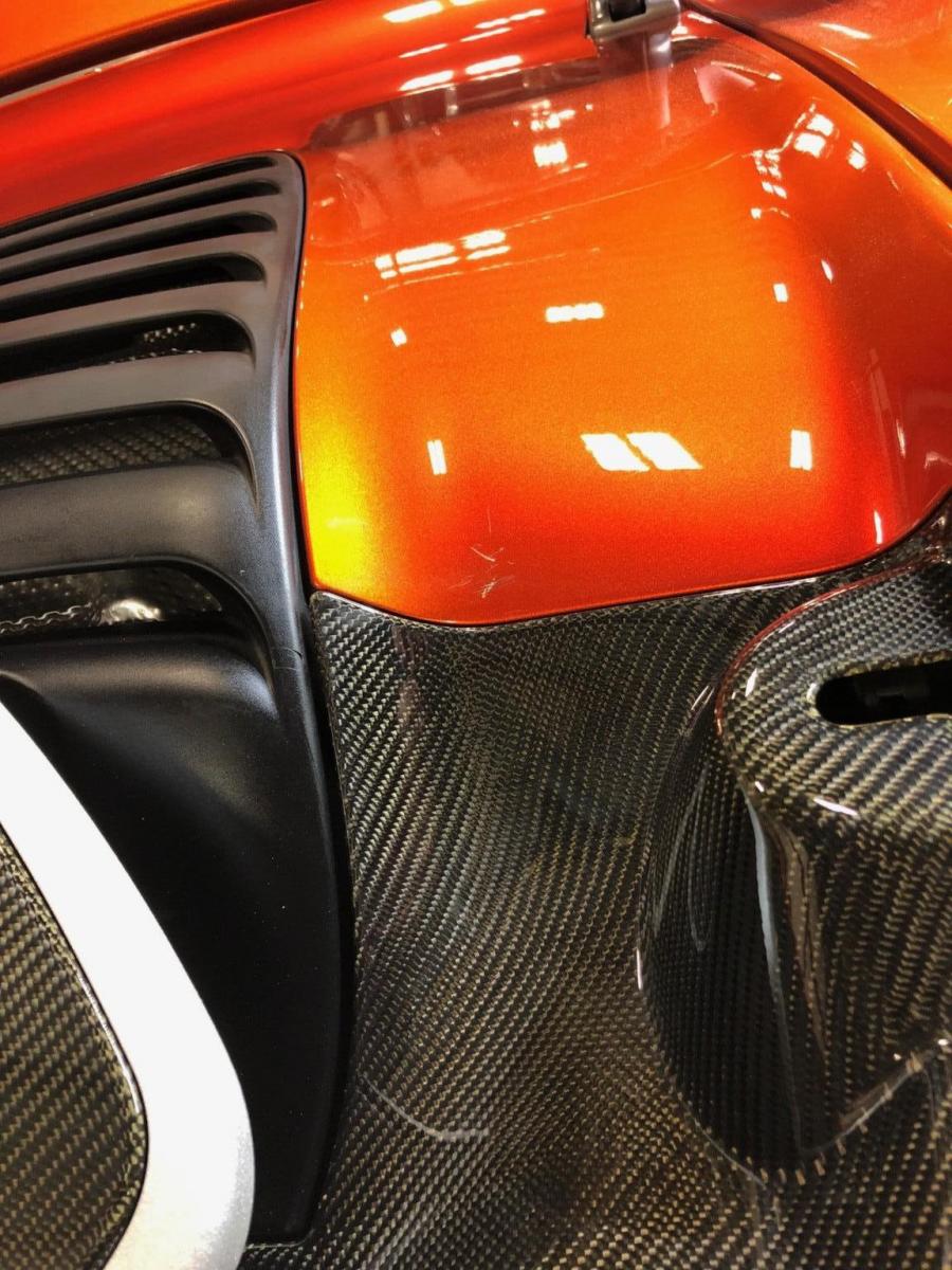 Детали экстерьера McLaren MP4-12C 2012 года  (фото 22 из 48)